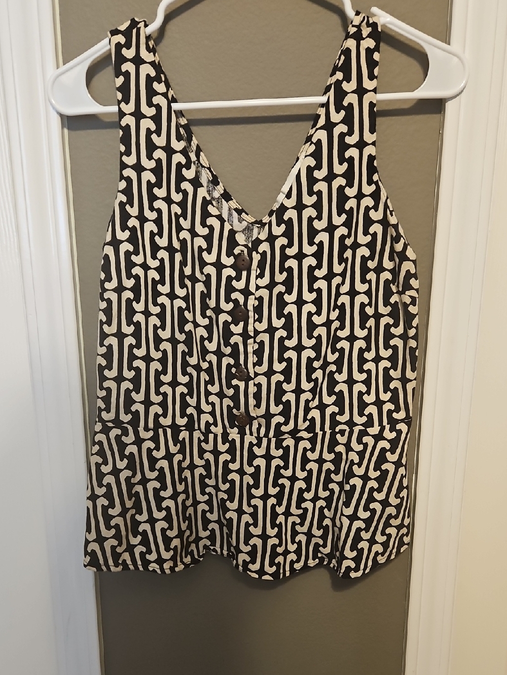 Monteau Black and Cream Geometric Button-Front Camisole